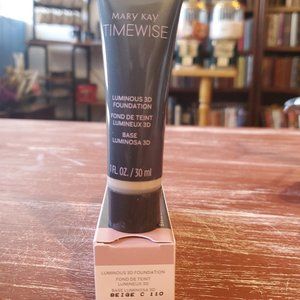 Beige C 110 (Cool) Luminous 3D Foundation  Normal to Dry Skin TimeWise®